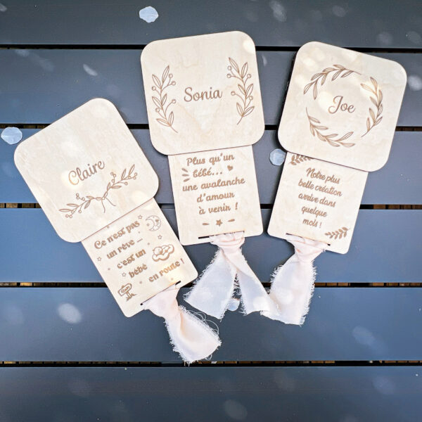 Carte annonce grossesse personnalisée en bois